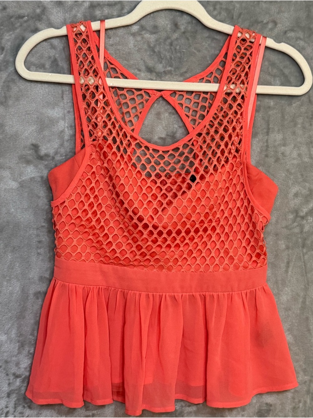 Zinga Coral Colored Eyelet Lace Silky Peplum Style Womens Top size M